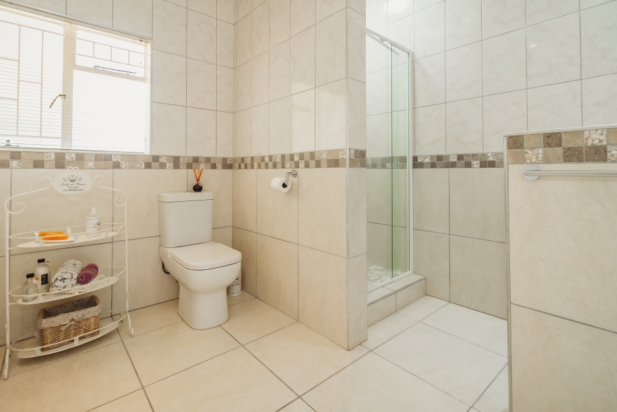 5 Bedroom Property for Sale in Heather Park Western Cape